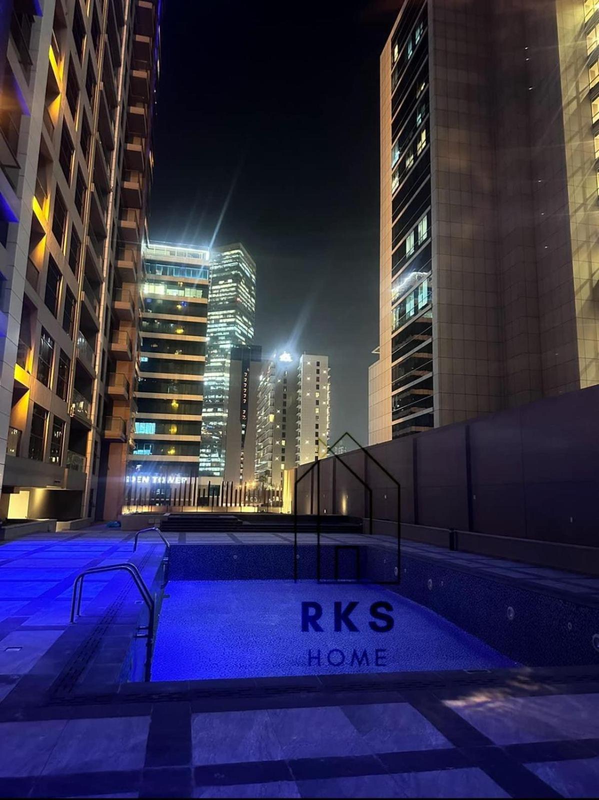 With Private Near Downtown Business Bay Accommodatie bij particulieren Dubai